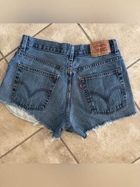 Vtg Y2K Levi's 569 blue denim cutoff shorts size 27